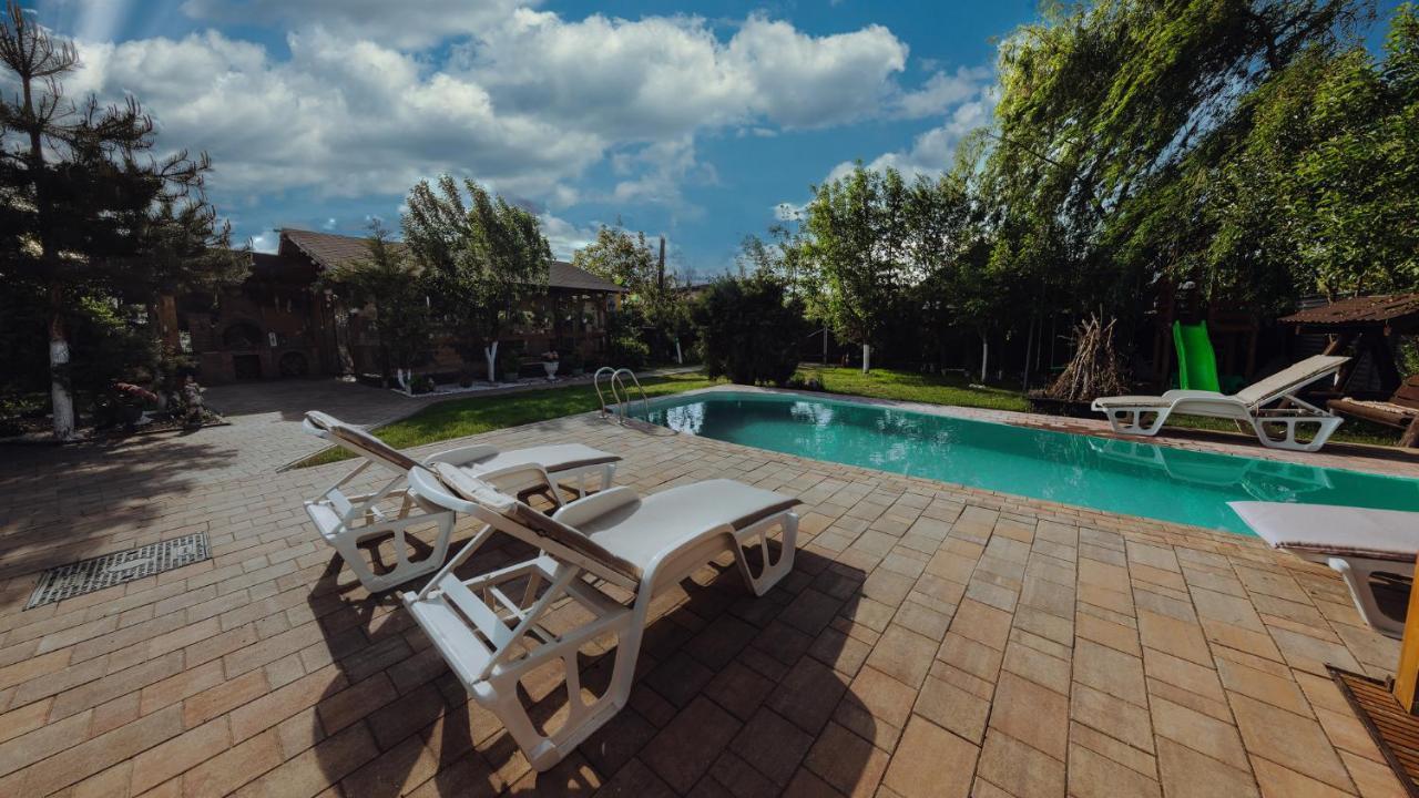 Casuta De Sub Deal - Ciubar Si Piscina Villa Măgura Exterior foto