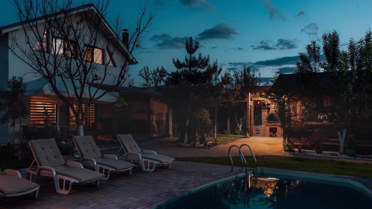 Casuta De Sub Deal - Ciubar Si Piscina Villa Măgura Exterior foto